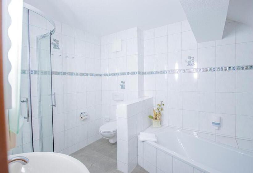 Полулюкс с Балконом, Ferien Hotel Spree Neisse