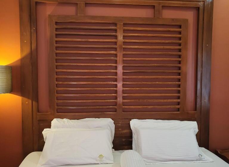 غرفة أساسية ثلاثية, Green Monkey Resort Boracay