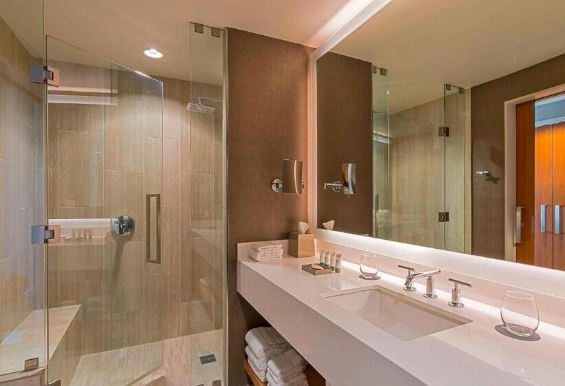 이그제큐티브 스위트 킹침대, The Westin At The Woodlands