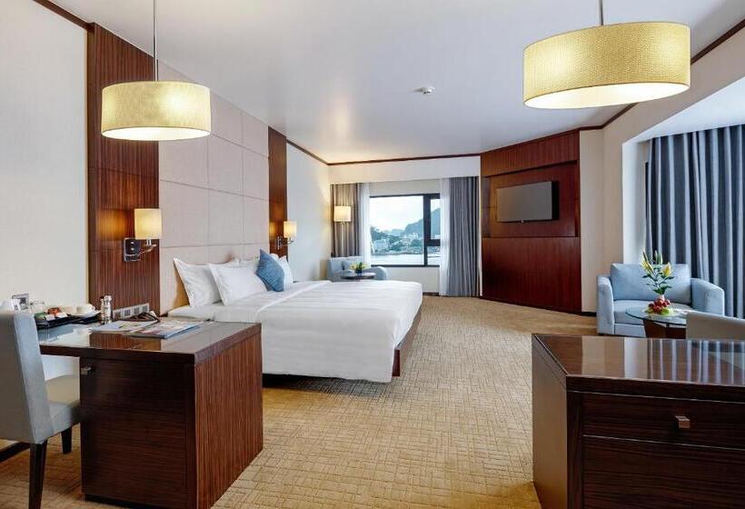 سوییت جونیور, Wyndham Legend Halong