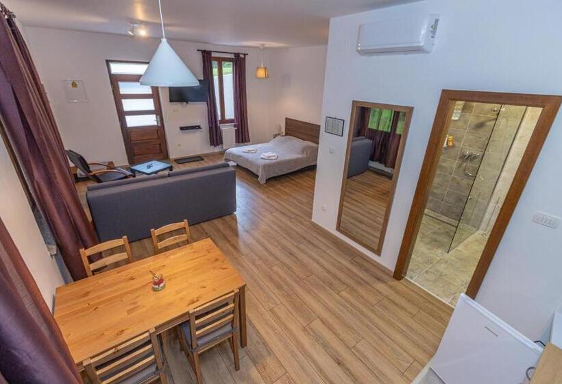 Студия Deluxe, B&b Green Serenity Plitvice Lakes