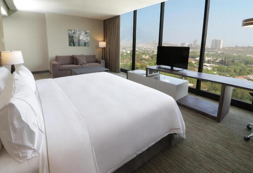 سوئیت با تخت بزرگ, Holiday Inn Express & Suites Monterrey Valle, An Ihg