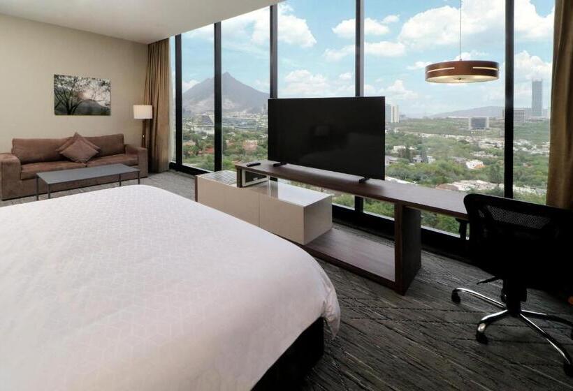 سوئیت با چشم‌انداز, Holiday Inn Express & Suites Monterrey Valle, An Ihg