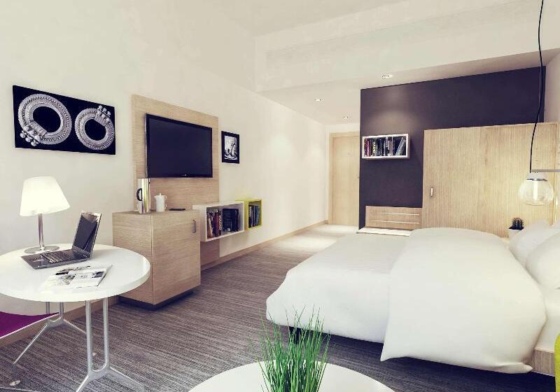 اتاق لوکس با چشم‌انداز استخر, Mercure Sohar