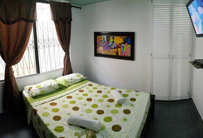 家庭间, Sheylla's Place