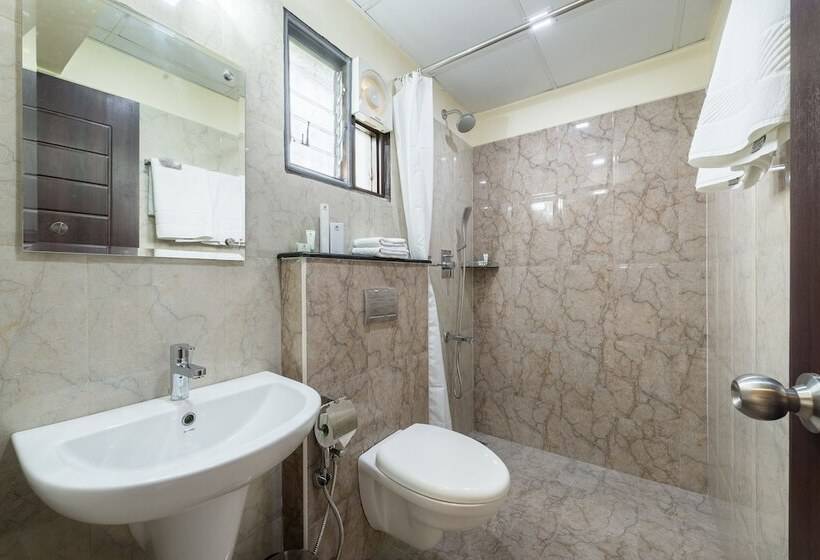 豪华房间, Treebo Adin Residence Chennai Trade Centre