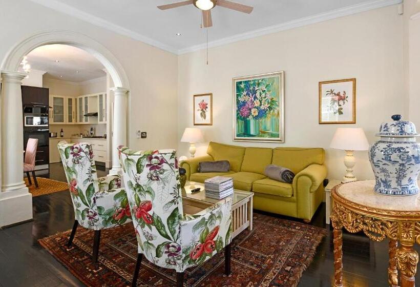 Люкс, Auberge Daniella
