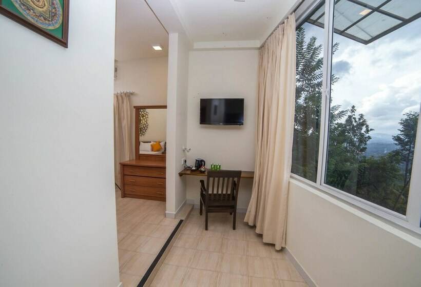 豪华三人间, Range Hotel Kandy