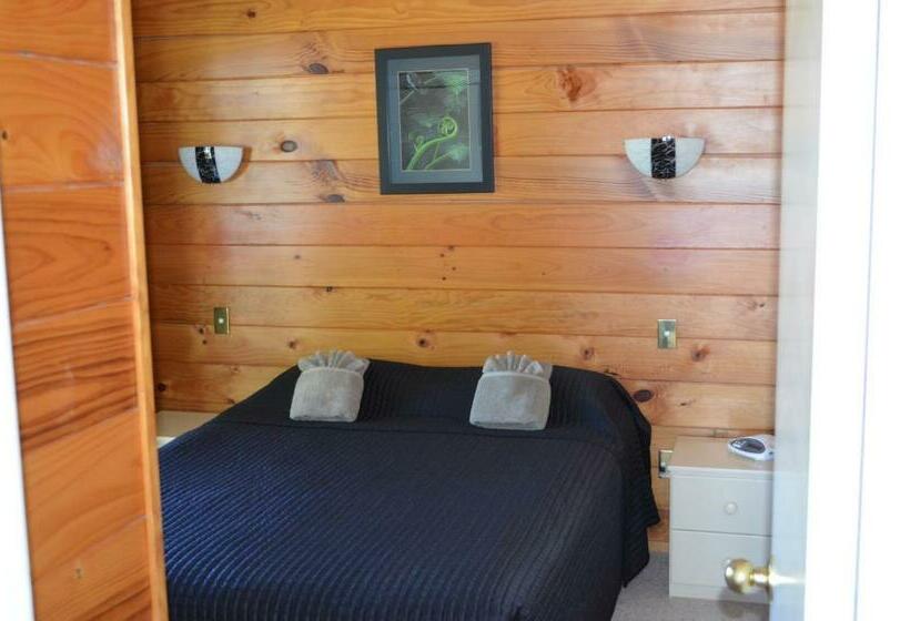 2 Bedrooms Apartment Lake View, Cedarwood Lakeside Motel & Conference Venue
