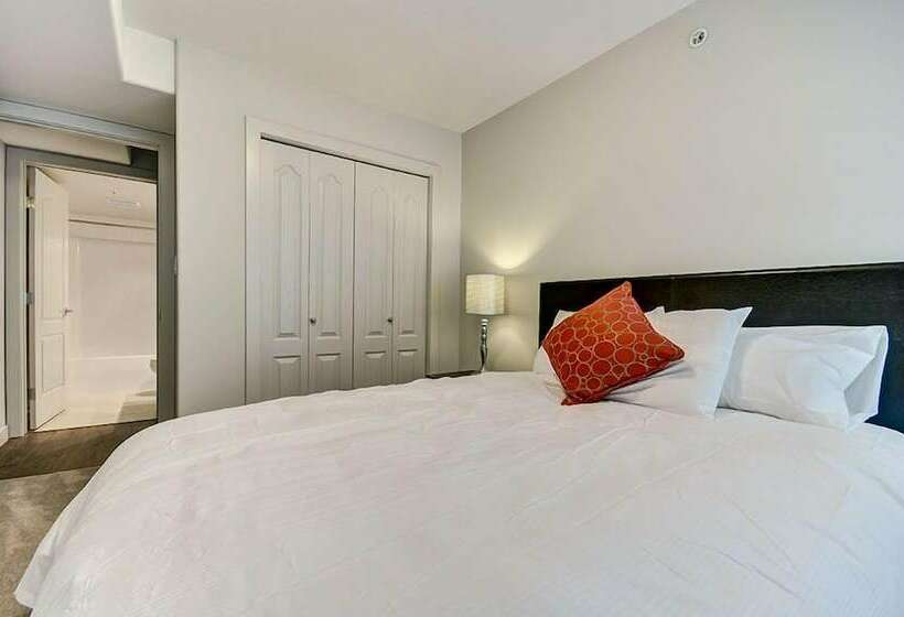 سوییت, East Village Suites