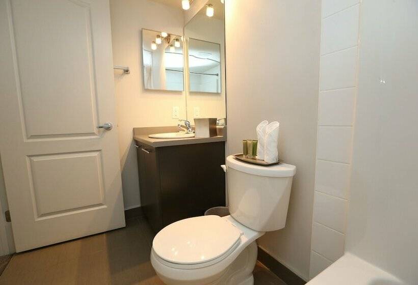 سوییت, East Village Suites