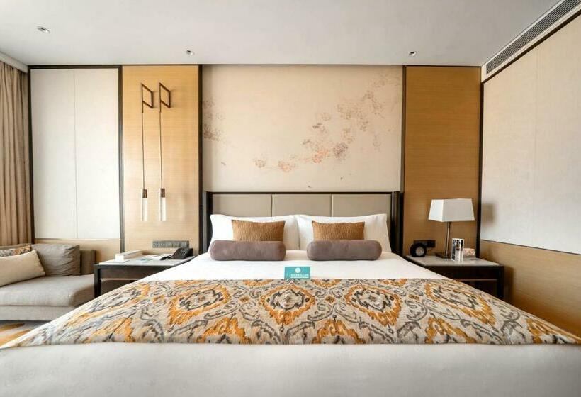 Номер Deluxe Кровать Кинг Вид на Город, Meixi Lake Hotel, A Luxury Collection Hotel, Changsha