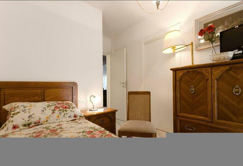 اتاق لوکس یک تخته, Bed And Breakfast Grace