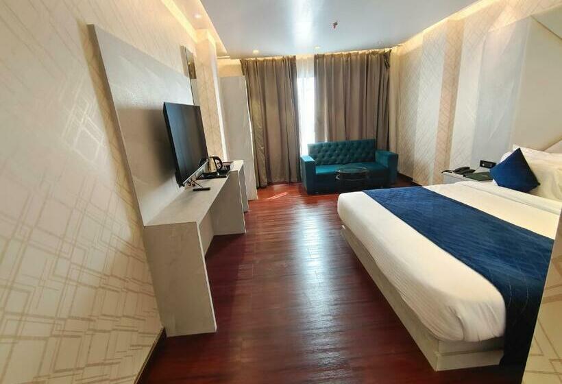 اتاق استاندارد با بالکن, The Emerald Hotel & Siya Milan Banquets