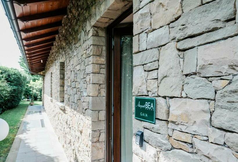 اتاق استاندارد سه تخته با چشم‌انداز, Airport Bea Rooms