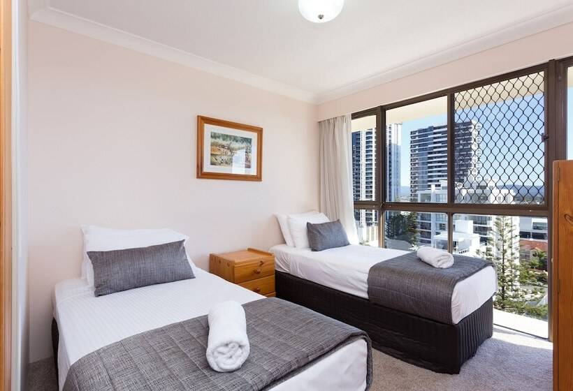 침실 3개 아파트, Capricornia Apartments