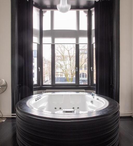 سوئیت با تخت بزرگ, B&b Suites Feek
