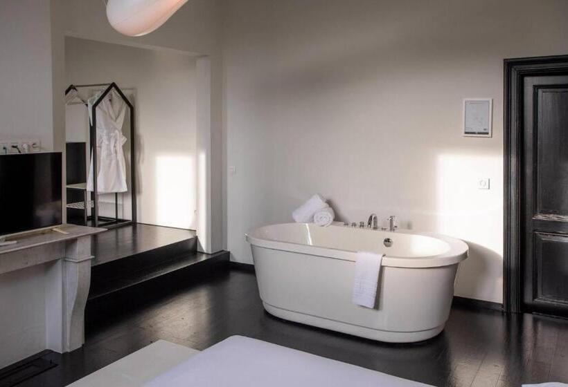 سوییت خانوادگی, B&b Suites Feek