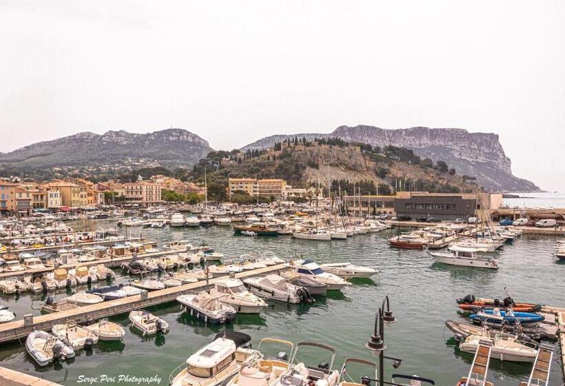Номер Стандарт Вид на Море, Le Golfe