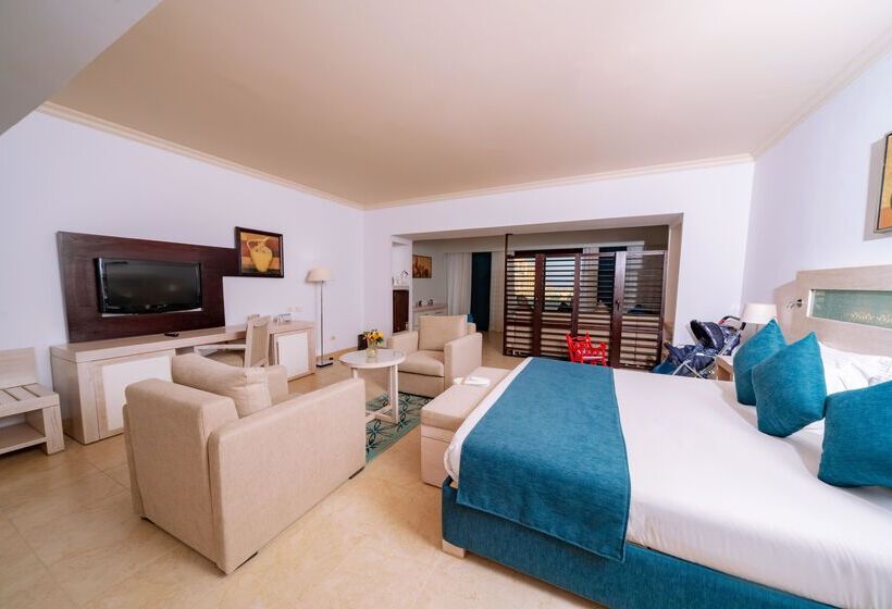 Classic Room Queen Bed, Movenpick Waterpark Resort & Spa Soma Bay