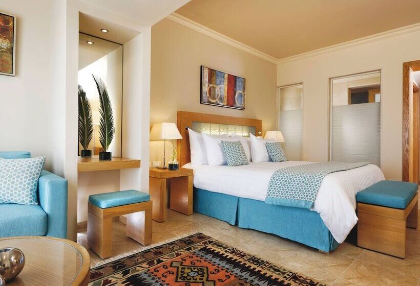 اتاق لوکس با چشم‌انداز استخر, Movenpick Waterpark Resort & Spa Soma Bay