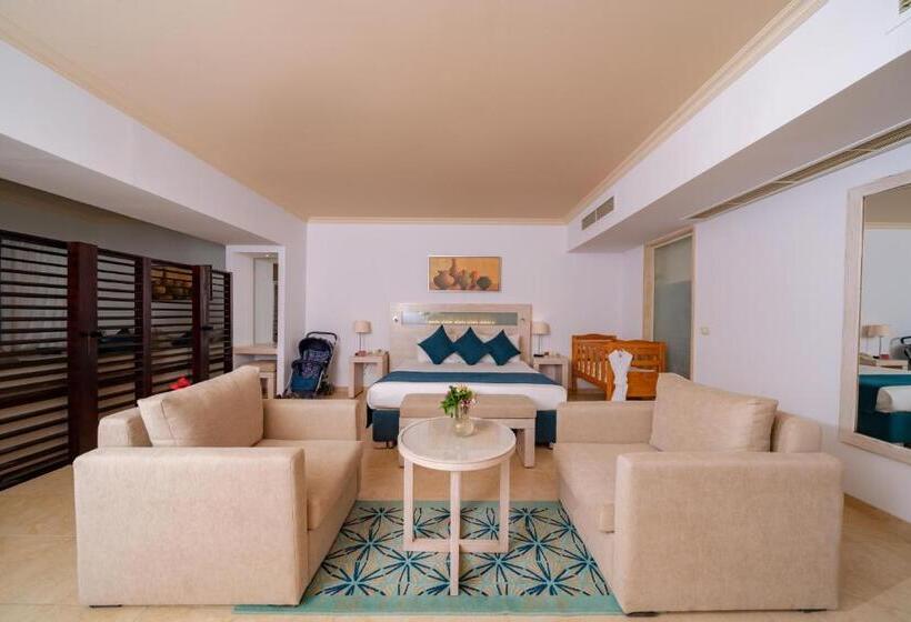 Deluxe Suite King Bed, Movenpick Waterpark Resort & Spa Soma Bay