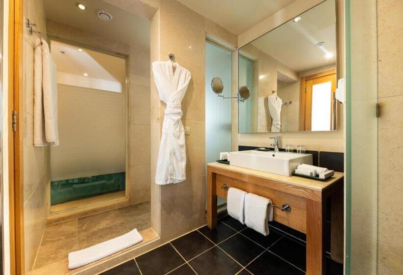 Deluxe Room Mountain View, Movenpick Waterpark Resort & Spa Soma Bay