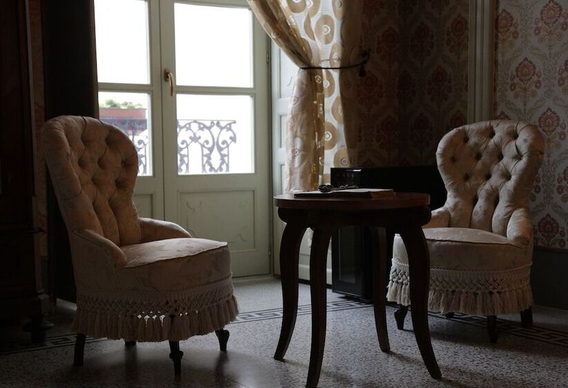 סוויטת ג'וניור, Residenza D Epoca Regina D Arborea