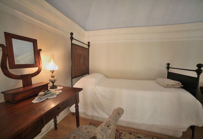 חדר סופריור לשלושה, Residenza D Epoca Regina D Arborea