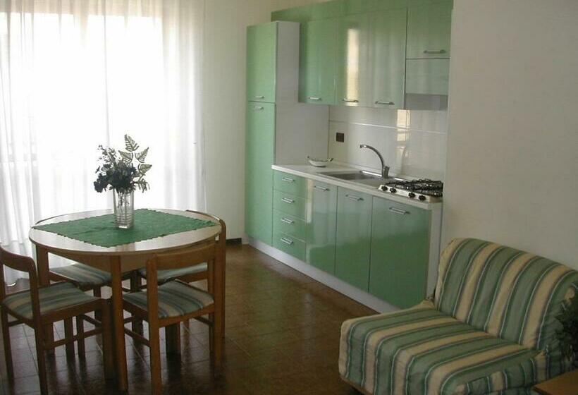 Апартаменты 1 Спальня, Residence Royal