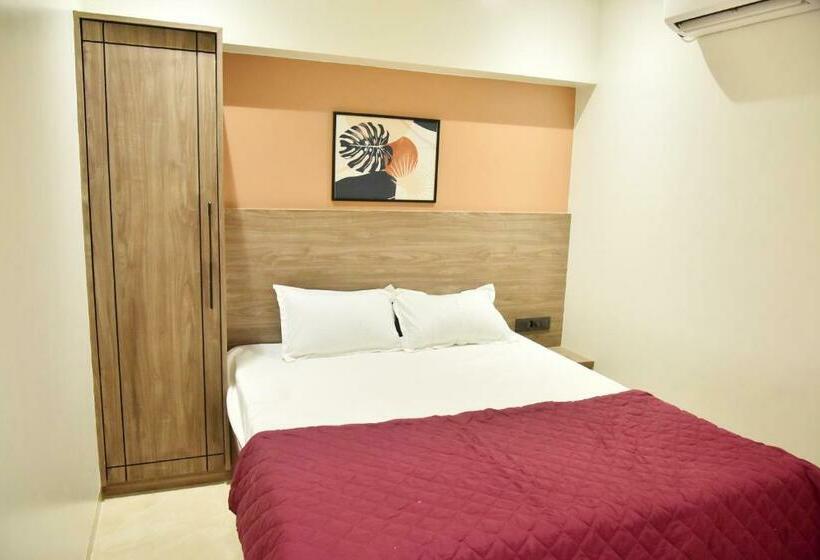 Номер Deluxe, Manoranjan Enclave