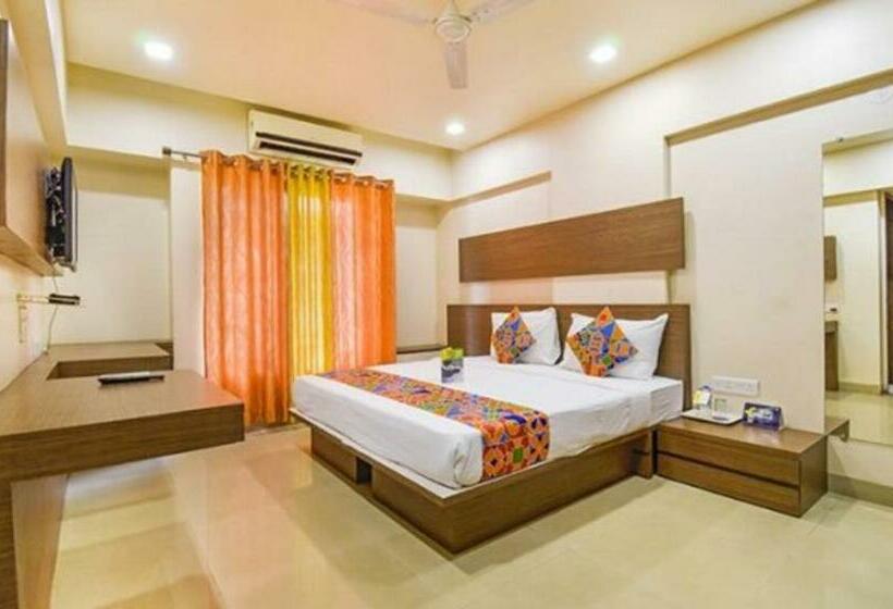豪华房间, Fabhotel Blooming Suites Residency