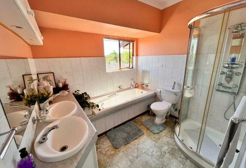 Номер Deluxe с Балконом, The Woodhouse