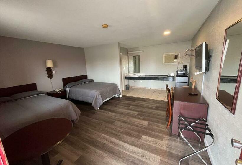 Номер Deluxe, Budget Inn Of Mena