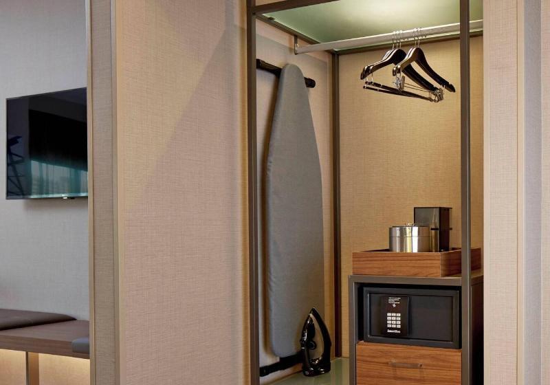 Номер Стандарт, Ac Hotel By Marriott Atlanta Buckhead At Phipps Plaza