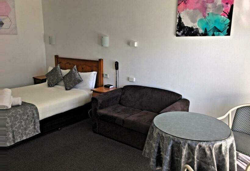 Номер Стандарт, New England Motor Inn