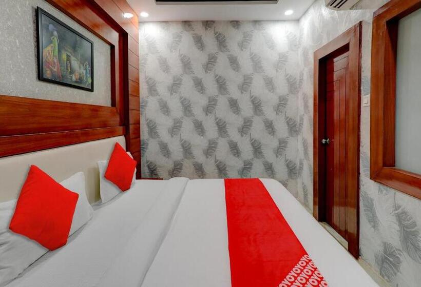 Трехместный Номер Классика, Oyo Flagship 81501 Sambhav Hotel And Restaurant