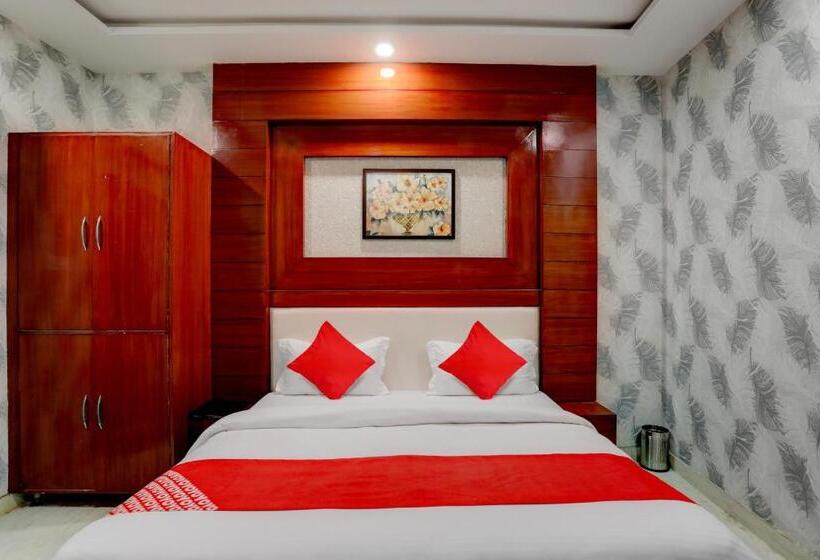 Трехместный Номер Классика, Oyo Flagship 81501 Sambhav Hotel And Restaurant