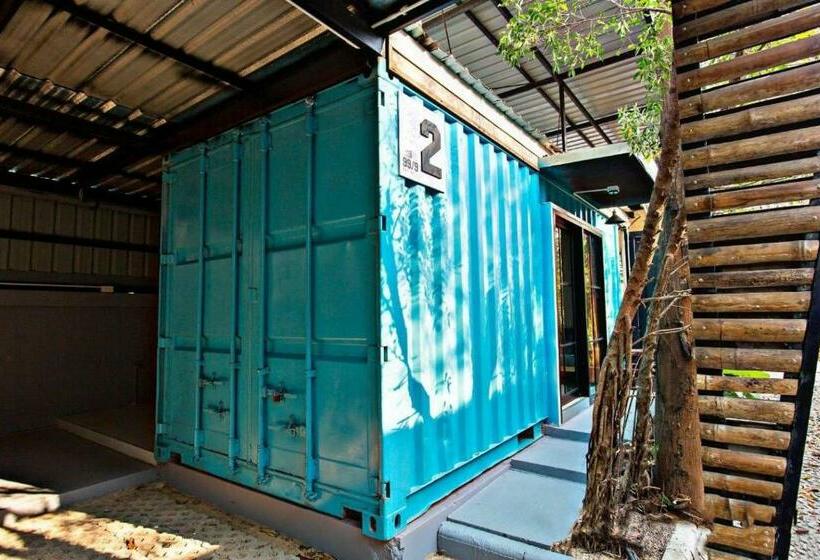 스탠다드 룸 킹사이즈 침대, 99/9 Box Resort
