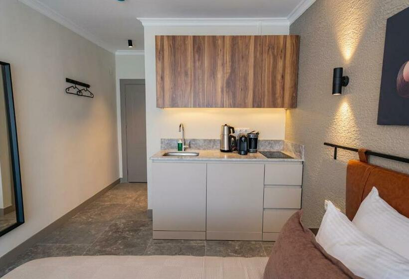 سوییت با چشم‌انداز دریا, Bd Suites