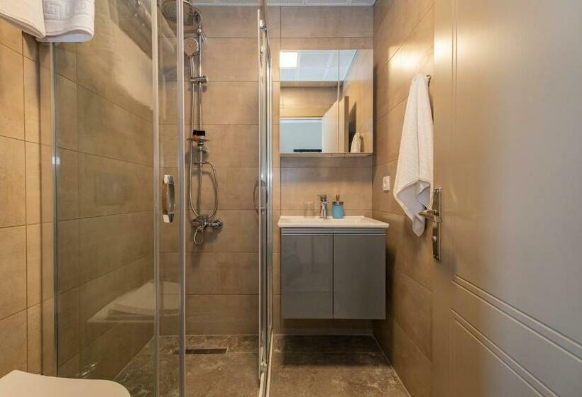 سوییت با چشم‌انداز دریا, Bd Suites