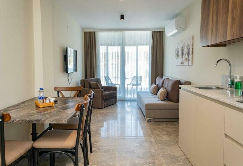 Suite with Terrace, Bd Suites