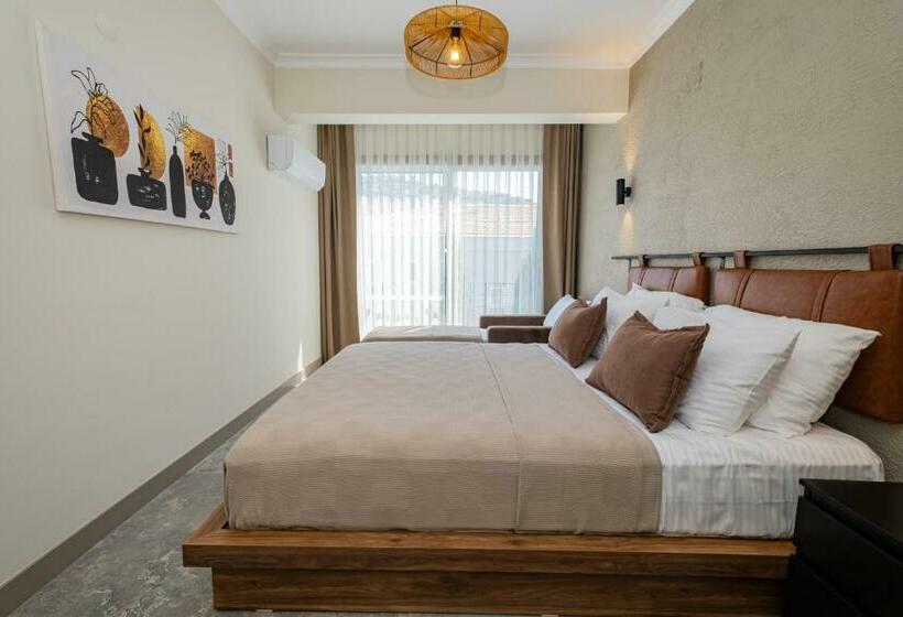سوییت با چشم‌انداز باغ, Bd Suites
