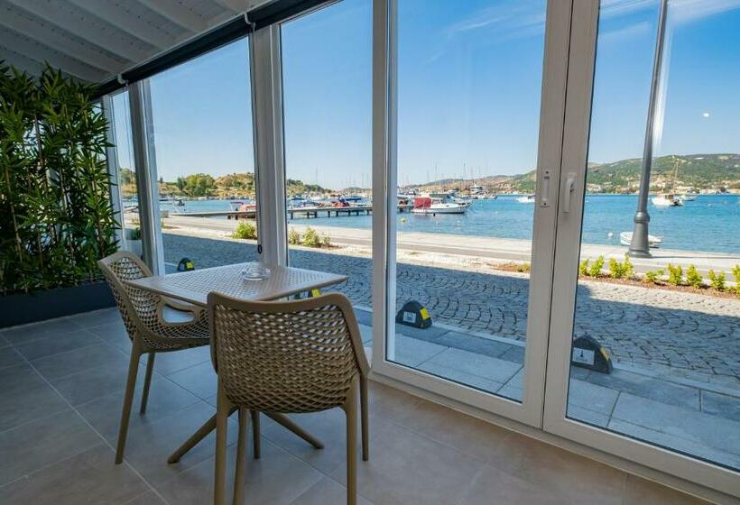 Suite with Terrace, Bd Suites