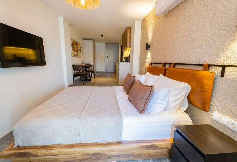 Suite with Terrace, Bd Suites