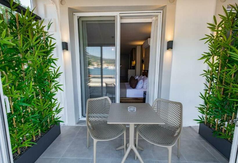 Suite with Terrace, Bd Suites