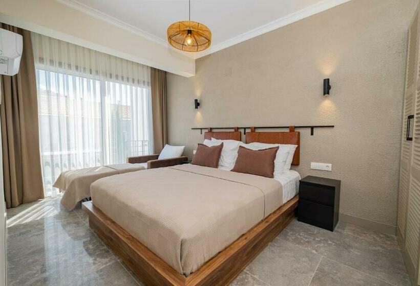 سوییت با چشم‌انداز باغ, Bd Suites
