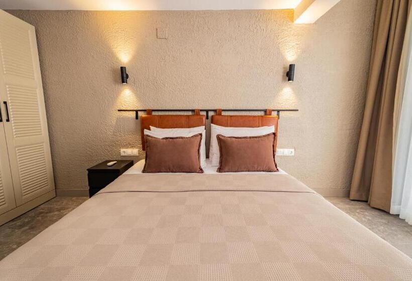 Suite with Terrace, Bd Suites