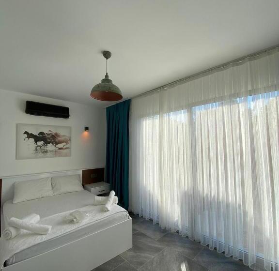 Люкс Вид на Сад, Seren Otel çeşme
