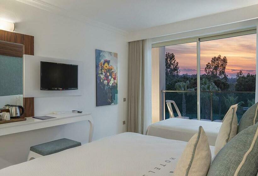 اتاق استاندارد با چشم‌انداز باغ, Berry Blue Hotels